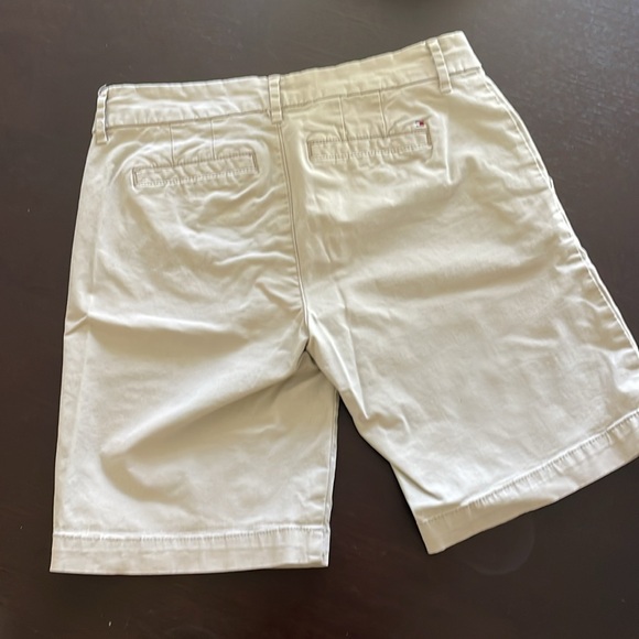Tommy Hilfiger women’s shorts size 2 - Picture 3 of 3